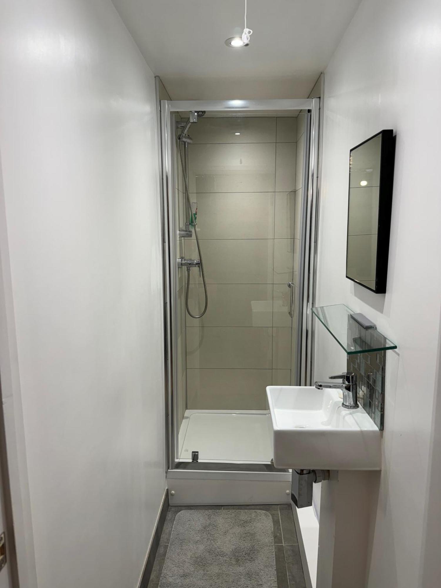 Central Comfort Rooms London Exterior photo
